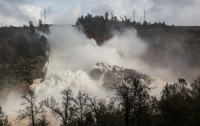 Разрушение плотины Оровилл в Калифорнии (Видео)