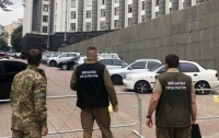 Правоохранители пришли обыскивать Кабмин и не только (фото)