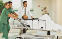 Ужас по-британски: больных лечат в коридорах больниц