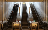 В киевском метро хулиганы атакуют эскалаторы