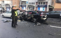 В сети появилось видео момента взрыва автомобиля в центре Киева