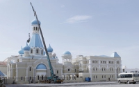В храме, построенном украинским бизнесменом Юрием Сидоренко в ОАЭ, прошли пасхальные богослужения