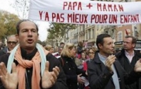 Французы массово протестуют против однополых браков 