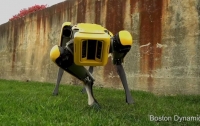Компания Boston Dymanics представила новую версию четвероногого робота SpotMini (ВИДЕО)