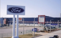 Ford переходит на работу в три смены