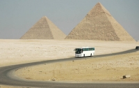 В Египте с автострады упал туристический автобус: 14 погибших