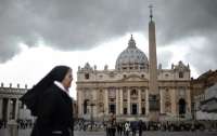 Суд Ватикана приговорил кардинала Анджело Беччу к 5,5 годам тюрьмы за растрату