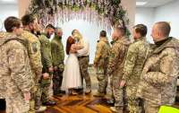 Українці продовжують одружуватись, попри війну