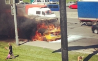 В Киеве в Академгородке загорелась маршрутка (ФОТО)