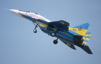 Азаров пожелал ВВС Украины «успехов ради укрепления обороноспособности»