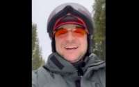 Катаясь на лыжах, Зеленский поздравил украинцев с Рождеством