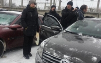 Вор приставил нож к горлу женщины и попытался угнать ее авто