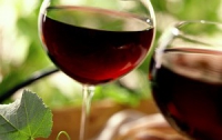 Красное вино помогает предотвратить потерю слуха