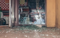 Дерзкое нападение на банкомат в Днепре: появились подробности о похищенной сумме (видео)