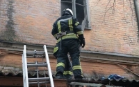 В Киеве произошел пожар в жилом доме, спасли мужчину