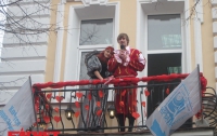 В Симферополе «Балкон признаний» вдохновлял мужчин на подвиги (ФОТО)
