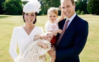 Герцог и герцогиня Кембриджские показали фото принцессы Шарлотты (ФОТО)