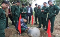 На Вьетнам с неба упали три неизвестных круглых объекта