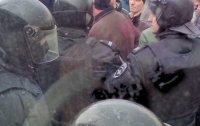 В Петербурге задержали несколько десятков участников прогулки 