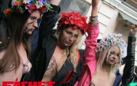 FEMEN: Наши груди не кусаются! (ФОТО)