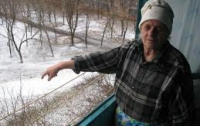 Самоубийство не удалось: пенсионерка удачно приземлилась, выпрыгнув из окна третьего этажа