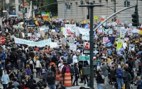 В мире второй день подряд проходят «возмутительные» акции протеста