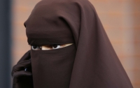 Саудовских женщин будут сажать за проверку телефона мужа