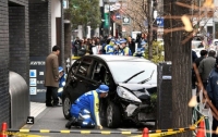 Японец на авто протаранил толпу пешеходов, есть пострадавшие