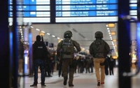 В Германии неизвестный с ножом напал на охранника в аэропорту