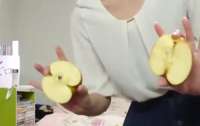 Девушка удивила поклонников трюком с яблоком (видео)