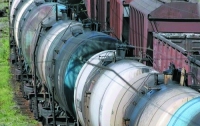 В Донецкой области с рельсов сошли три цистерны с топливом