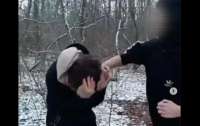 Били кулаками и ногами по голове: на Киевщине подростки в лесу издевались над 12-летней девочкой