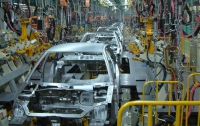 Производство автомобилей в Японии сократилось более чем два раза