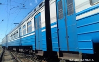 На Харьковщине под колесами поезда погиб мужчина