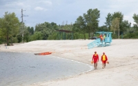 На столичной Троещине оборудовали пляж