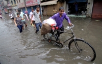 Страшное наводнение в Индии унесло жизни 27 жителей