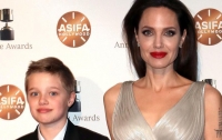 Дочь Анджелины Джоли хочет стать мальчиком