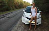 Украинской певице вместо цветов дарят авто