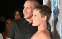 Pink хочет назвать сына в честь виски
