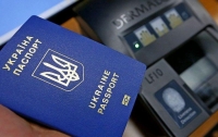 За биометрическими паспортами снова выстраиваются очереди