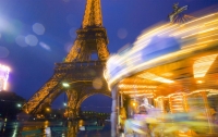 Эйфелеву башню закрыли из-за забастовки персонала