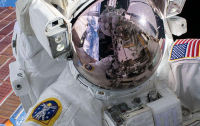 Астронавт США побьет рекорд космонавтов РФ по числу выходов в космос