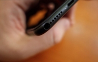 Программист собственноручно сделал разъем для наушников в iPhone 7 (видео)