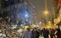 Власти Турции сообщили, что число погибших при землетрясении превысило 2300