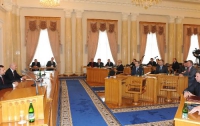 Азаров поблагодарил своих министров за упорство 