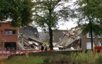 Мощный взрыв разрушил три дома