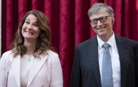 Билла Гейтса подвинули в тройке миллиардеров