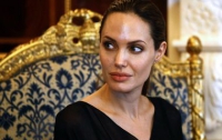 Анджелина Джоли выступила в защиту волшебных сказок
