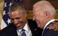 Байден регулярно консультируется с Обамой, - WH