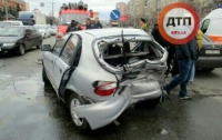 ДТП в Киеве: шесть человек пострадали в аварии на Воскресенке
